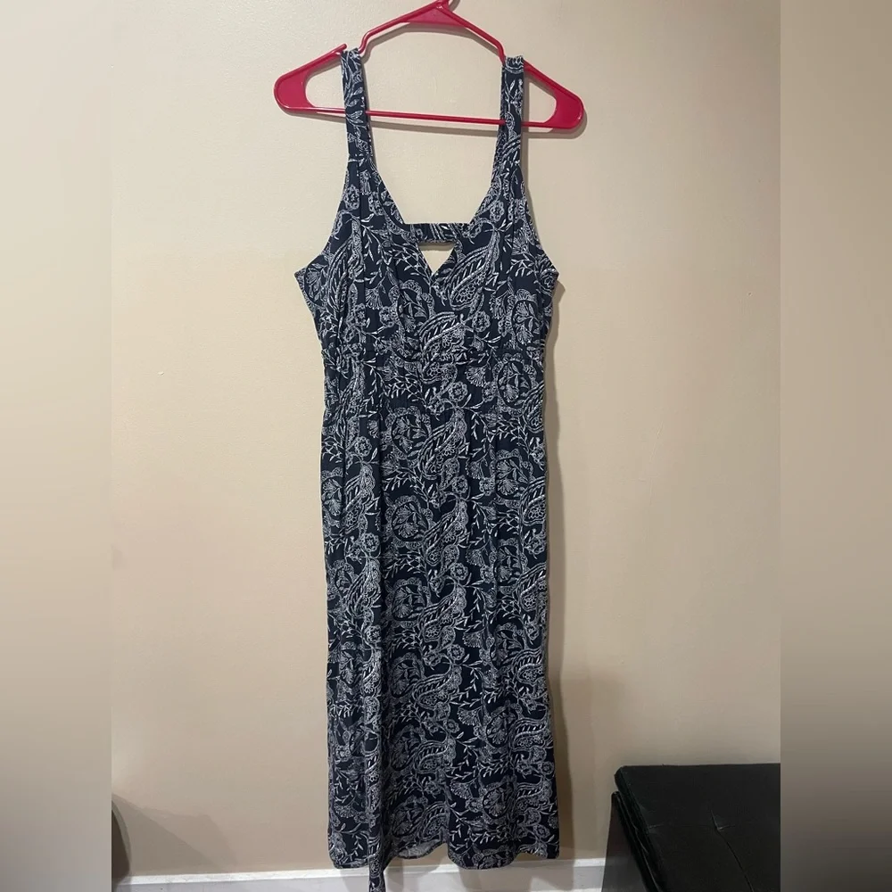 Universal Thread Navy and White Paisley Maxi Dress ~ Open back - Picture 1 of 8
